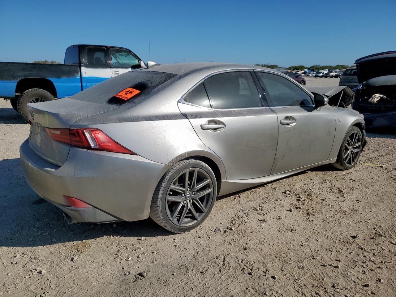 2016 LEXUS IS 200t