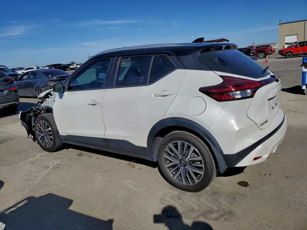 2022 NISSAN KICKS