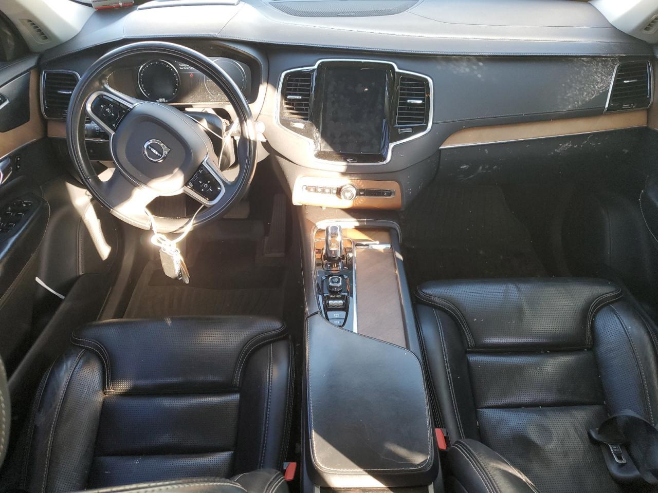 2019 VOLVO XC90