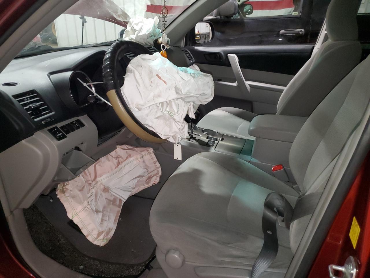 2010 TOYOTA HIGHLANDER