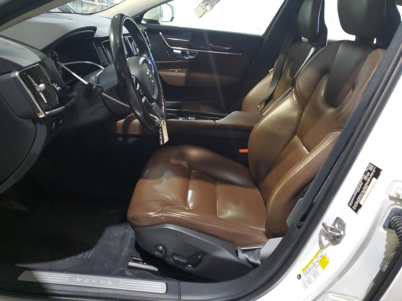2018 VOLVO S90