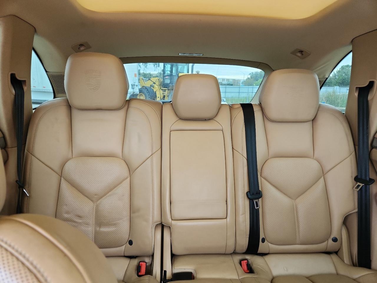 2016 PORSCHE CAYENNE
