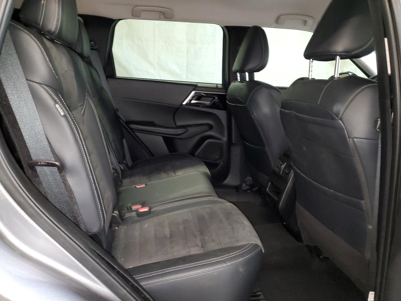 2022 MITSUBISHI outlander