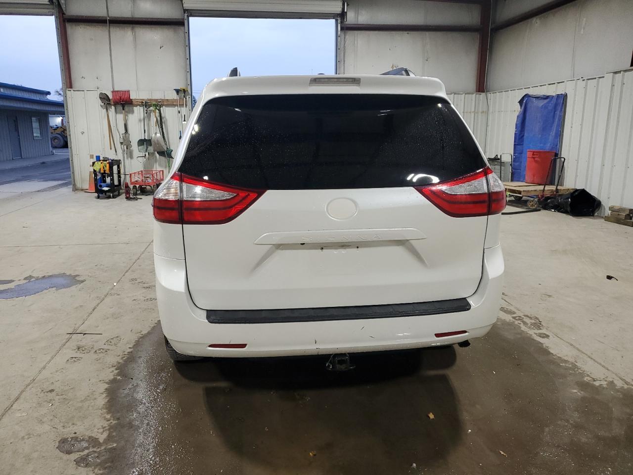 2015 TOYOTA SIENNA