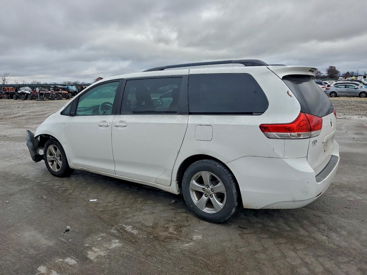 2013 TOYOTA SIENNA