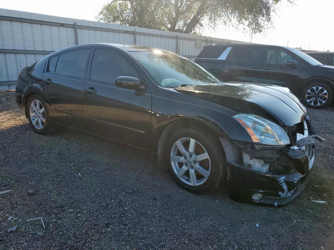 2005 NISSAN Maxima
