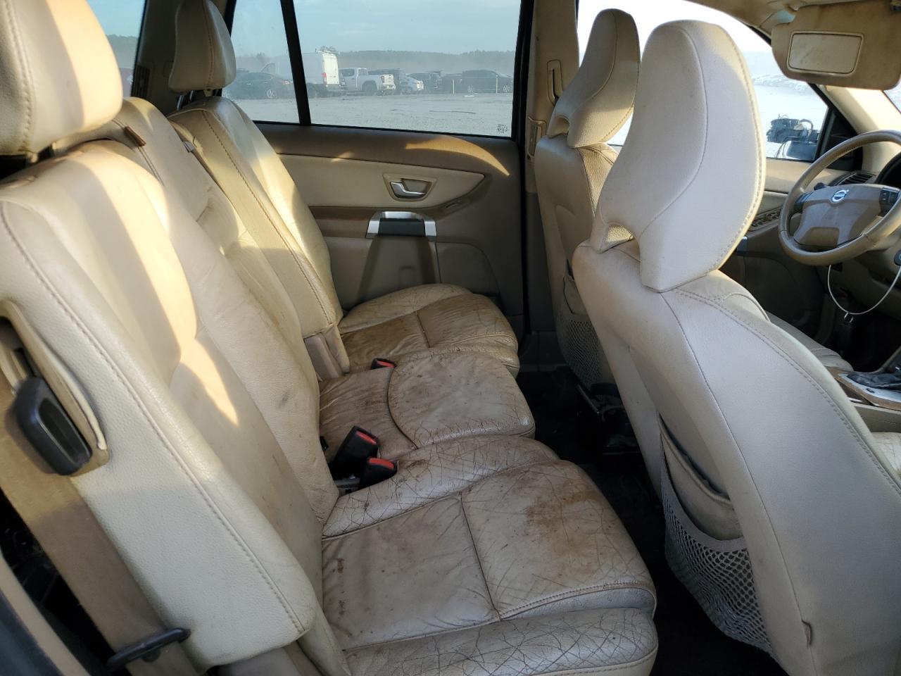 2011 VOLVO XC90