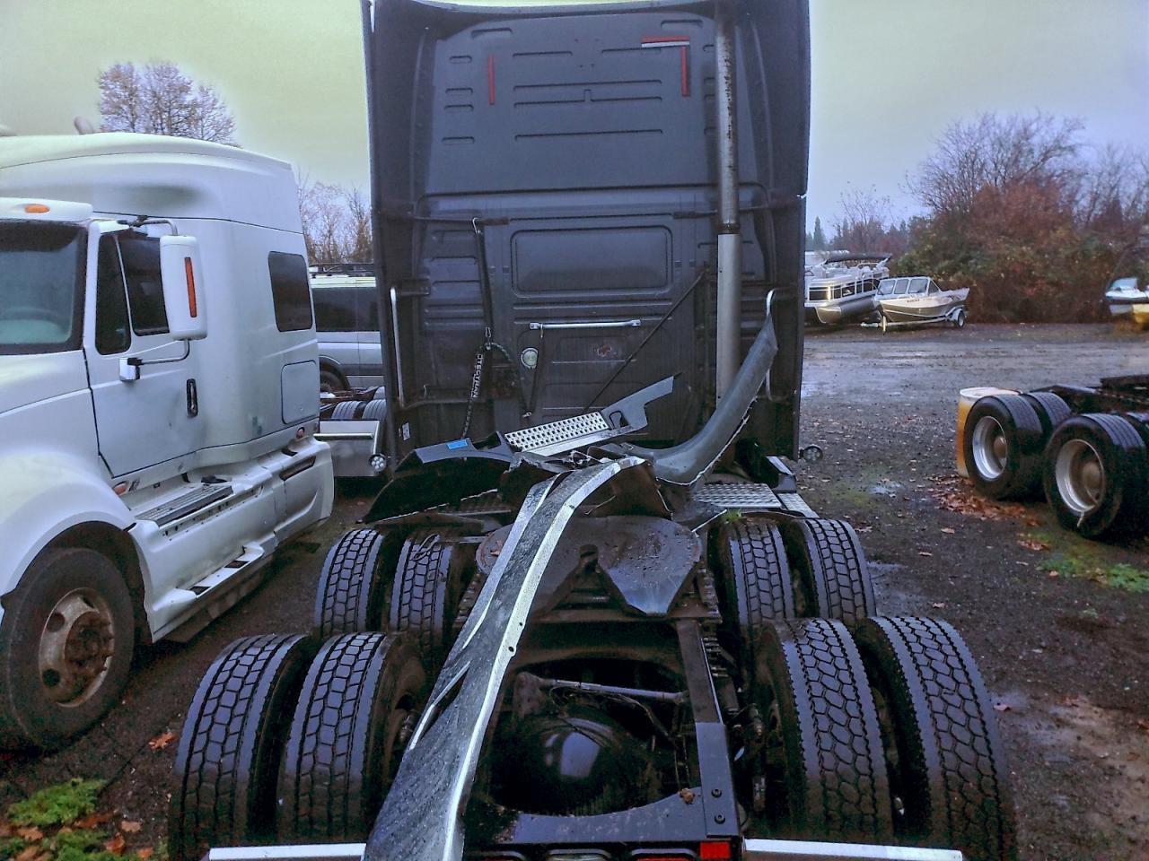 2016 VOLVO VNL