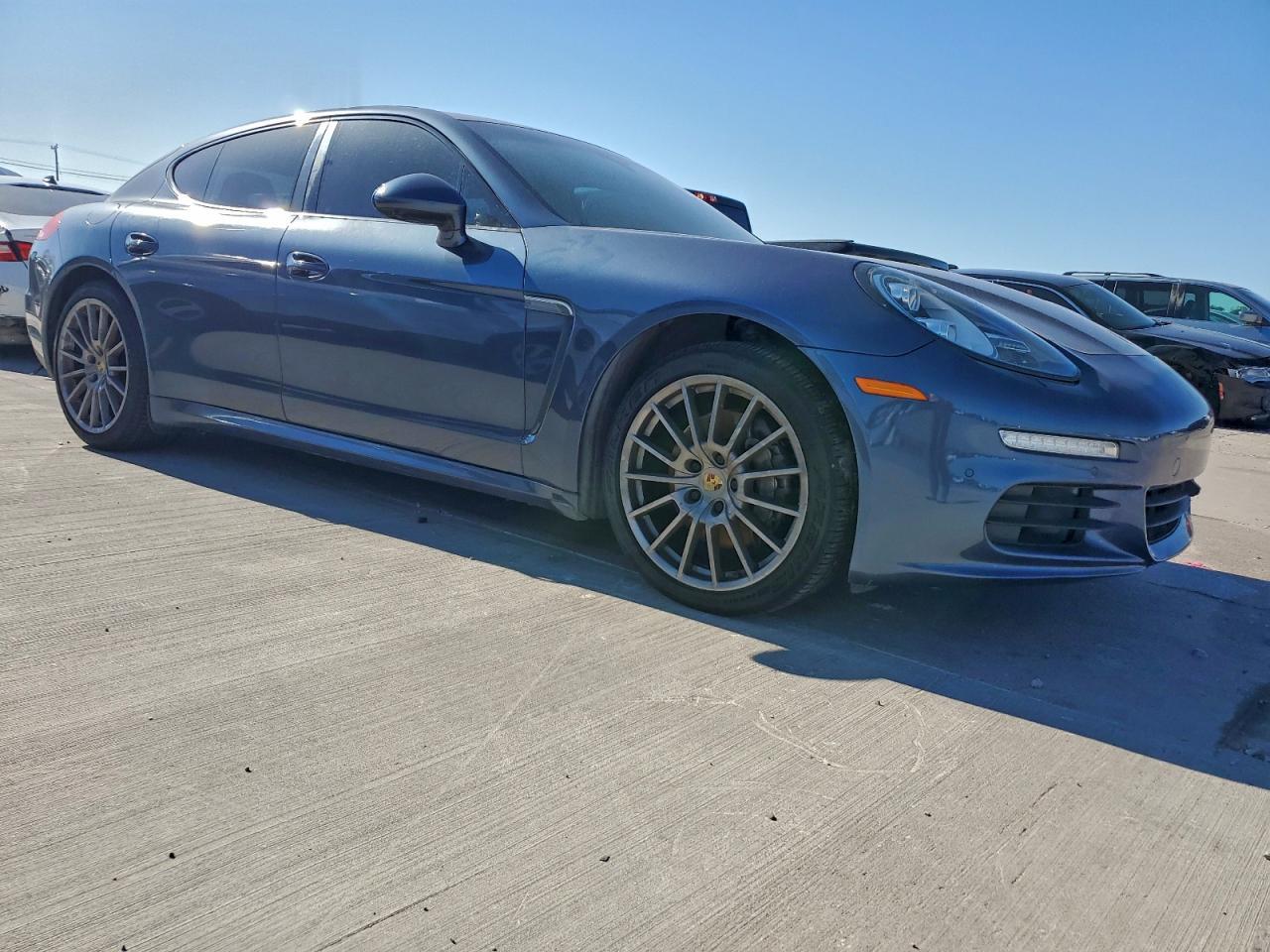 2014 PORSCHE Panamera