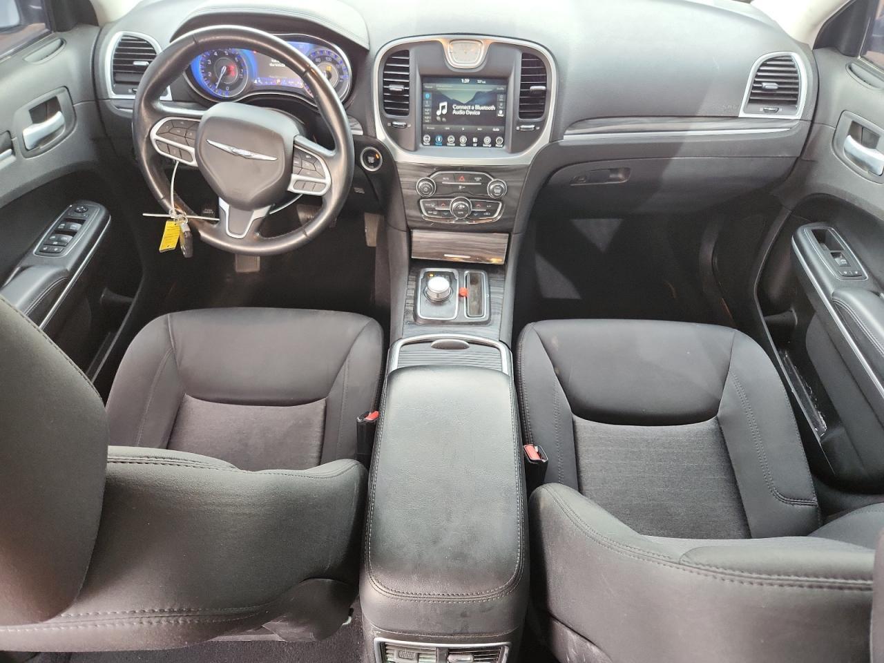 2019 CHRYSLER 300