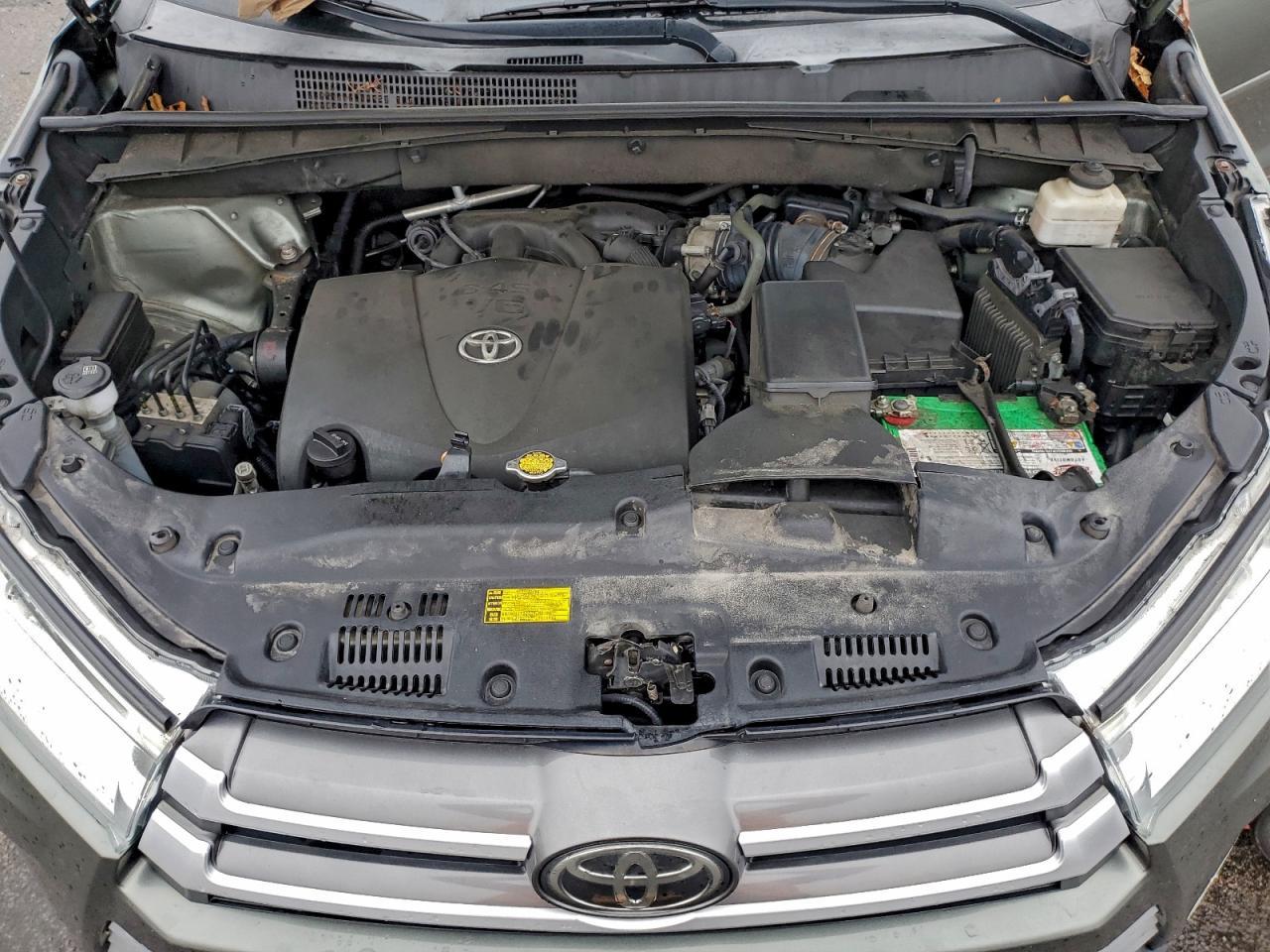 2017 TOYOTA HIGHLANDER