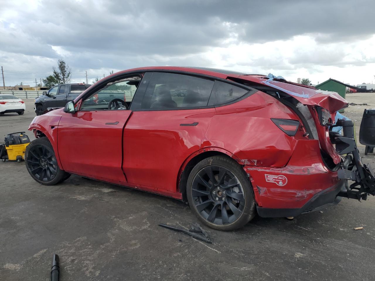 2023 TESLA MODEL Y