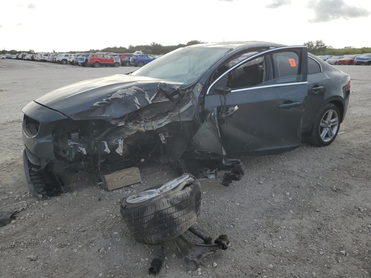 2014 VOLVO S60