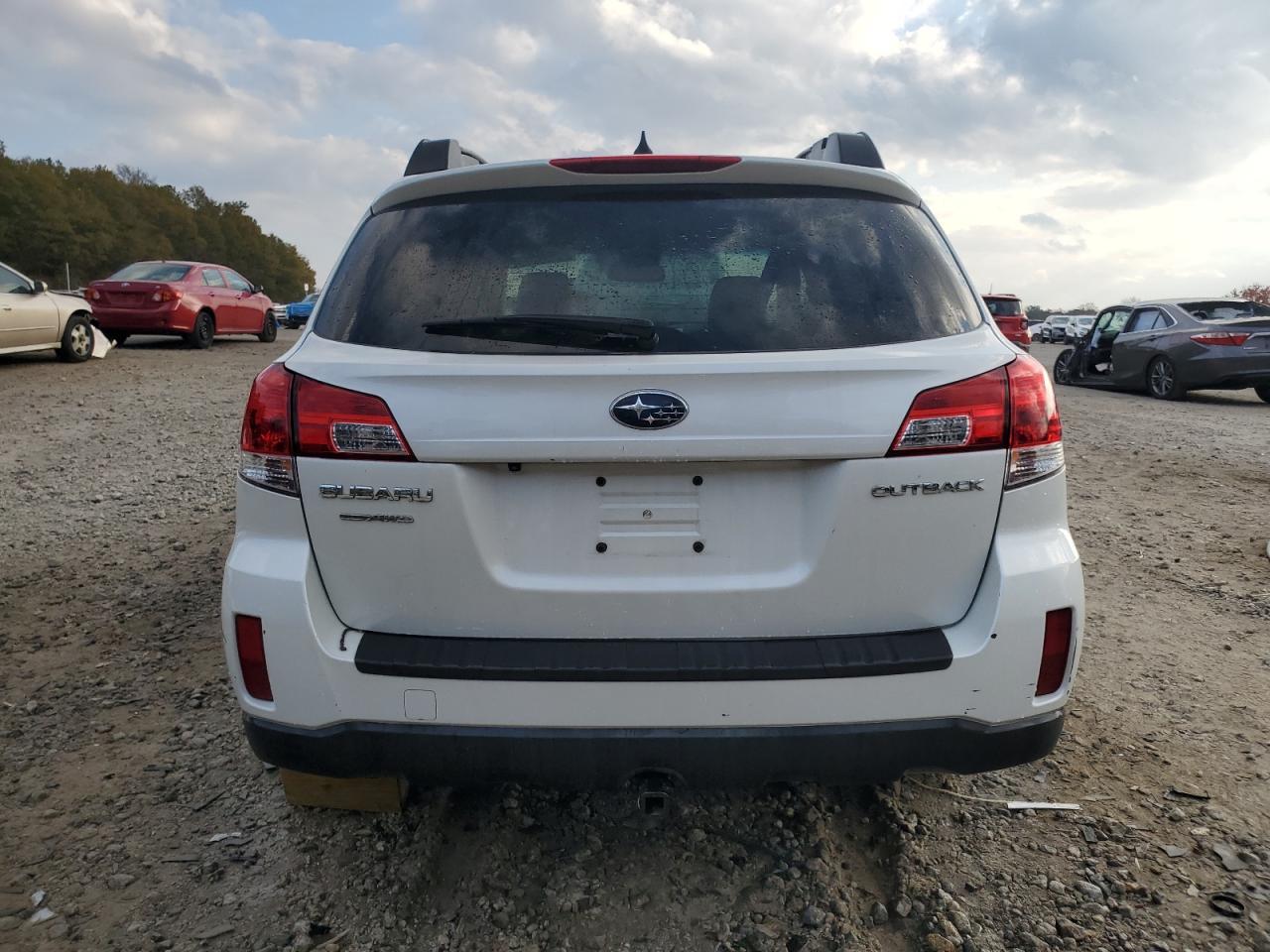 2013 SUBARU Outback