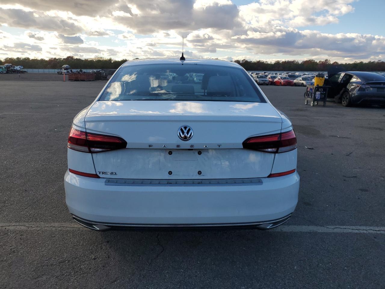 2022 VOLKSWAGEN Passat