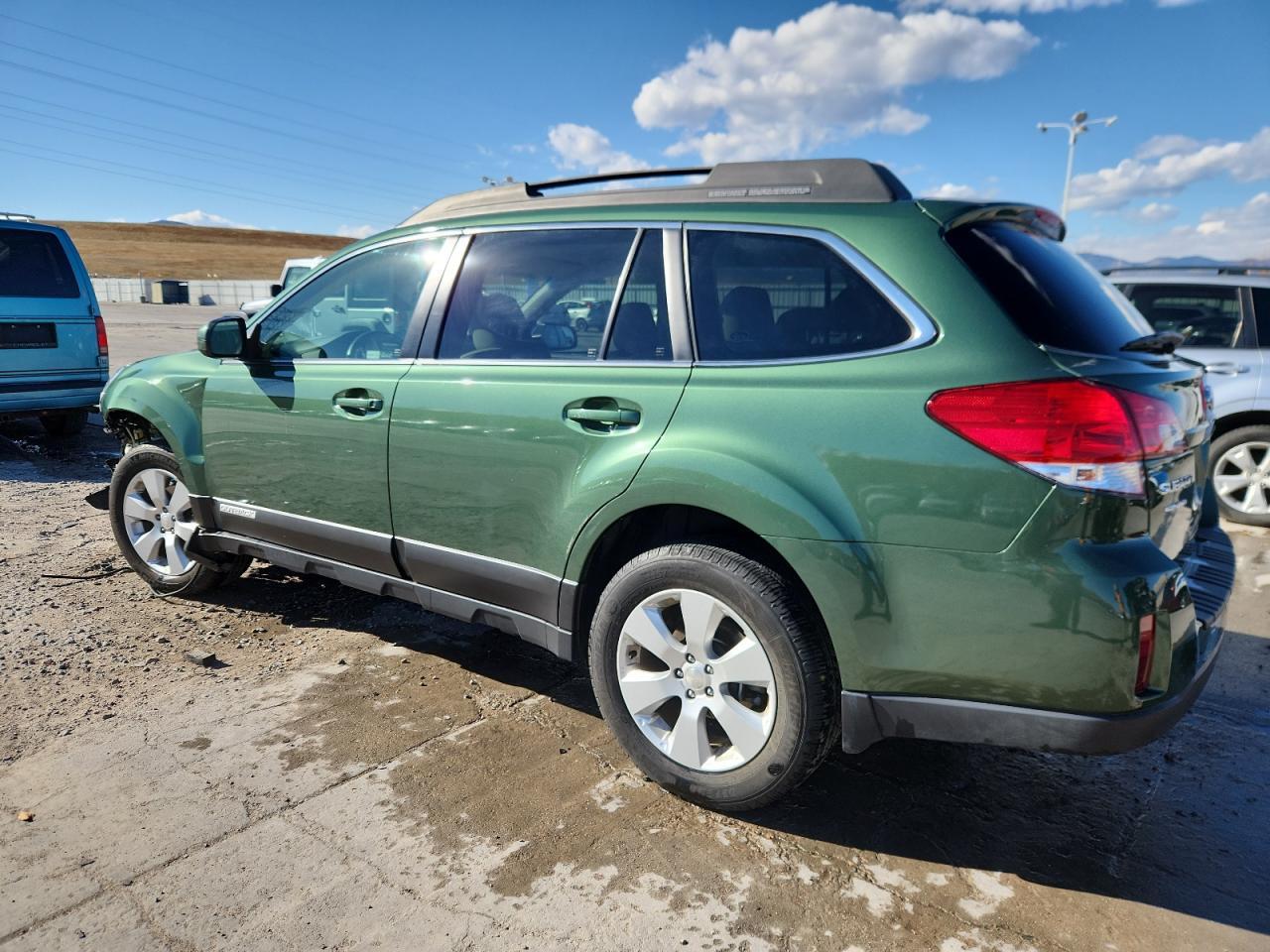 2010 SUBARU Outback
