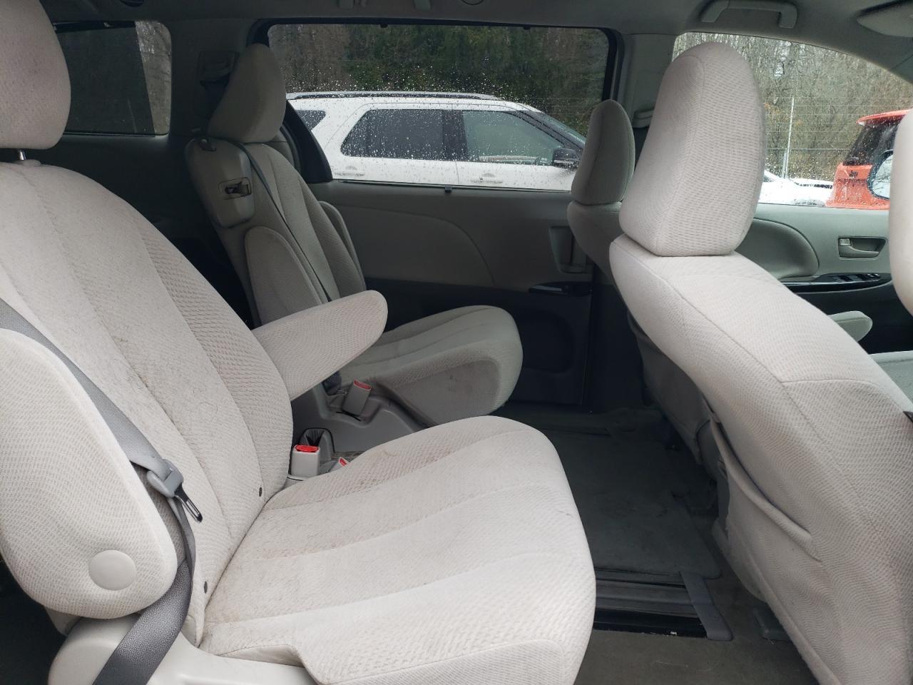 2012 TOYOTA SIENNA