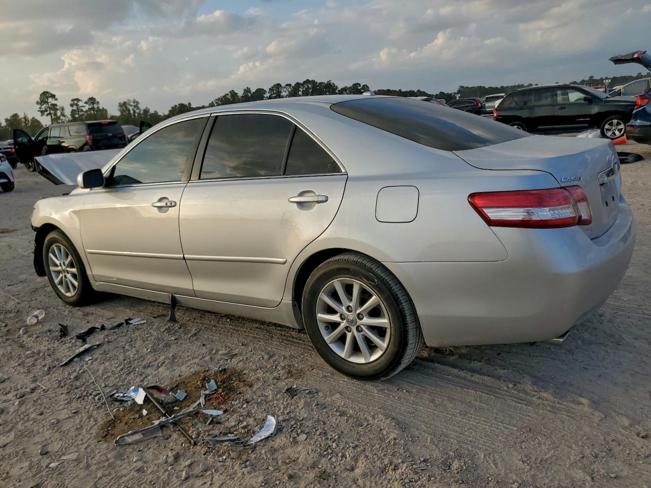2011 TOYOTA CAMRY