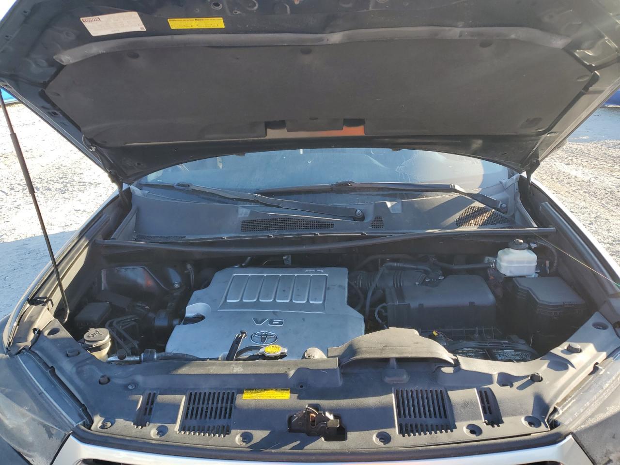 2011 TOYOTA HIGHLANDER