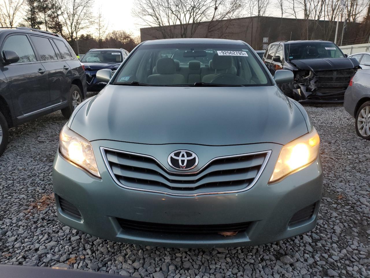2011 TOYOTA CAMRY
