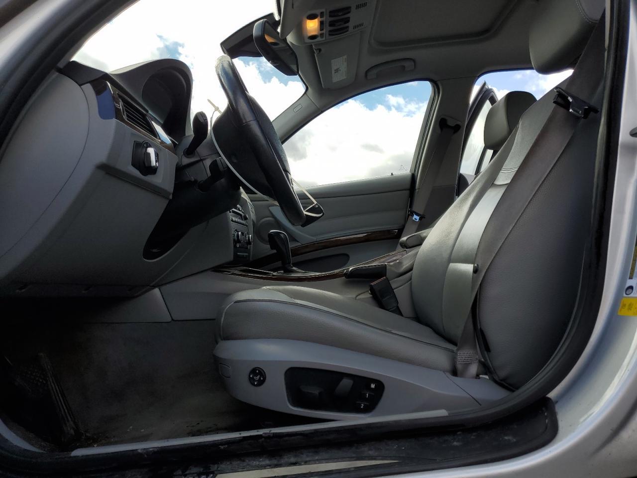 2011 BMW 3 SERIES