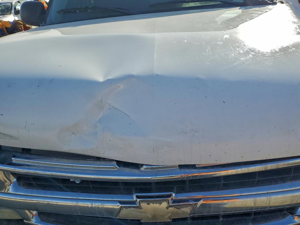 2004 CHEVROLET Tahoe
