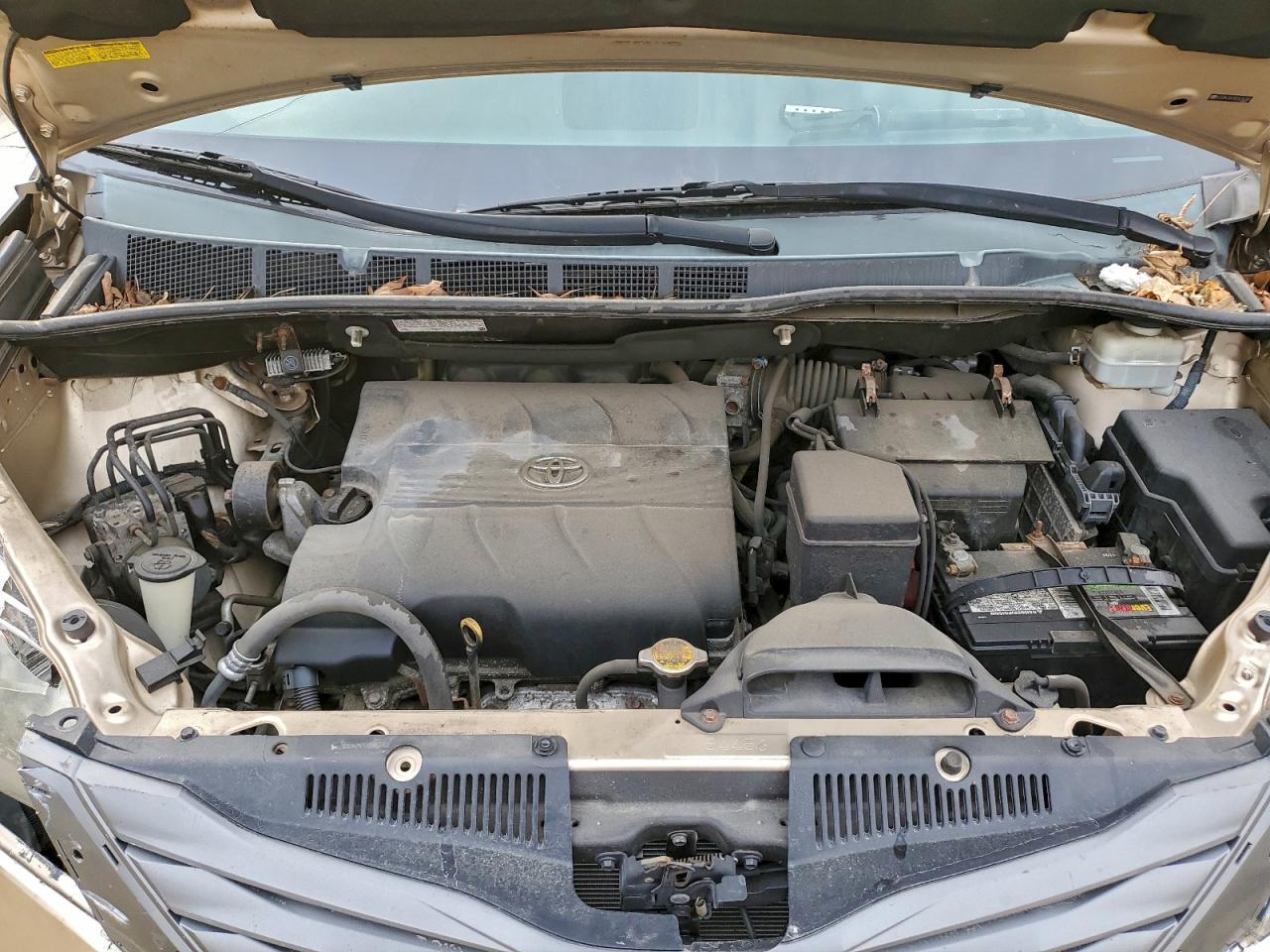 2014 TOYOTA SIENNA