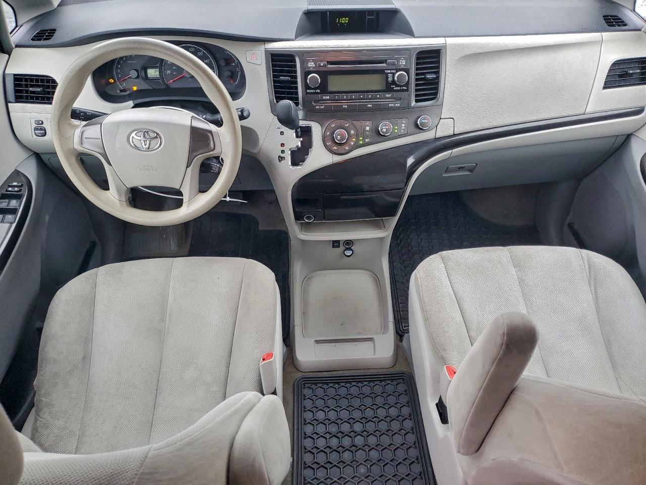 2013 TOYOTA SIENNA