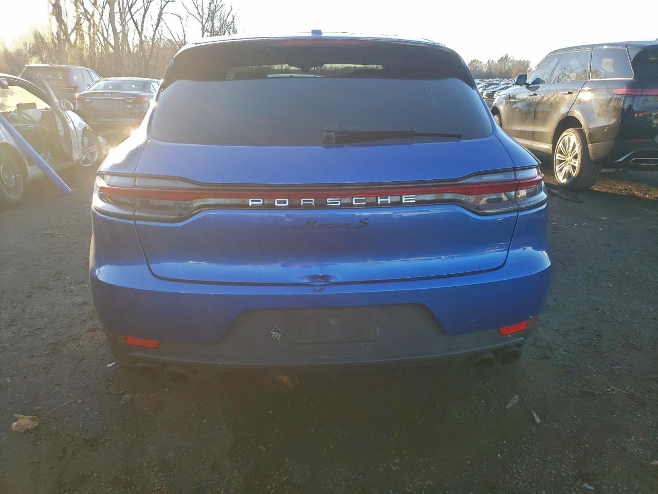 2020 PORSCHE Macan