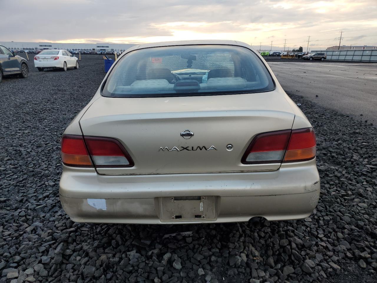 1998 NISSAN Maxima