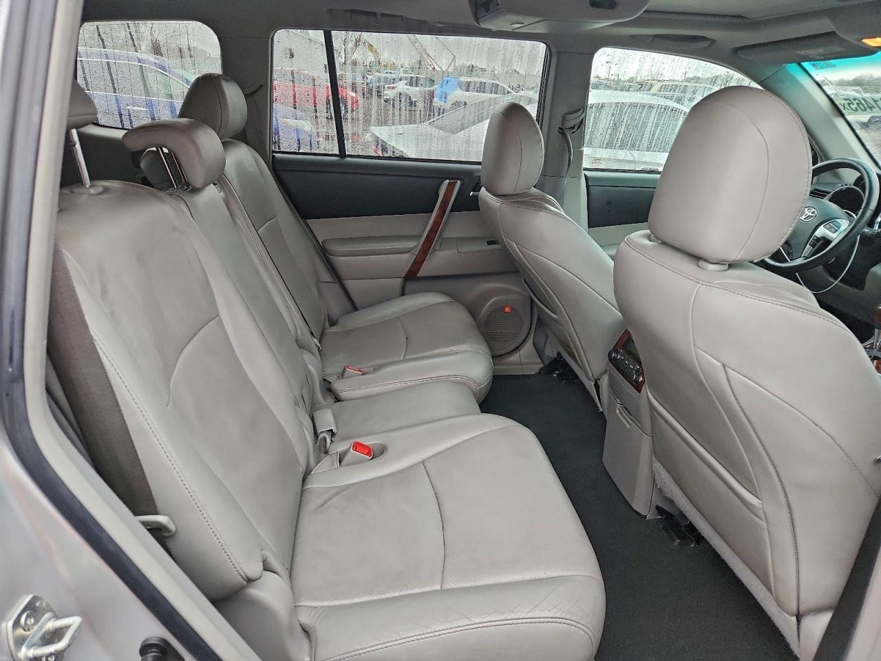 2013 TOYOTA HIGHLANDER