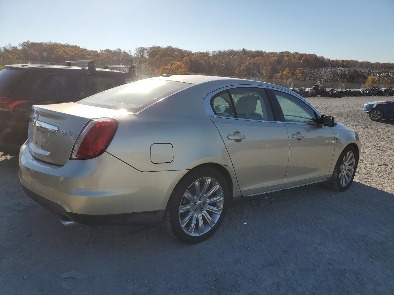 2010 LINCOLN MKS
