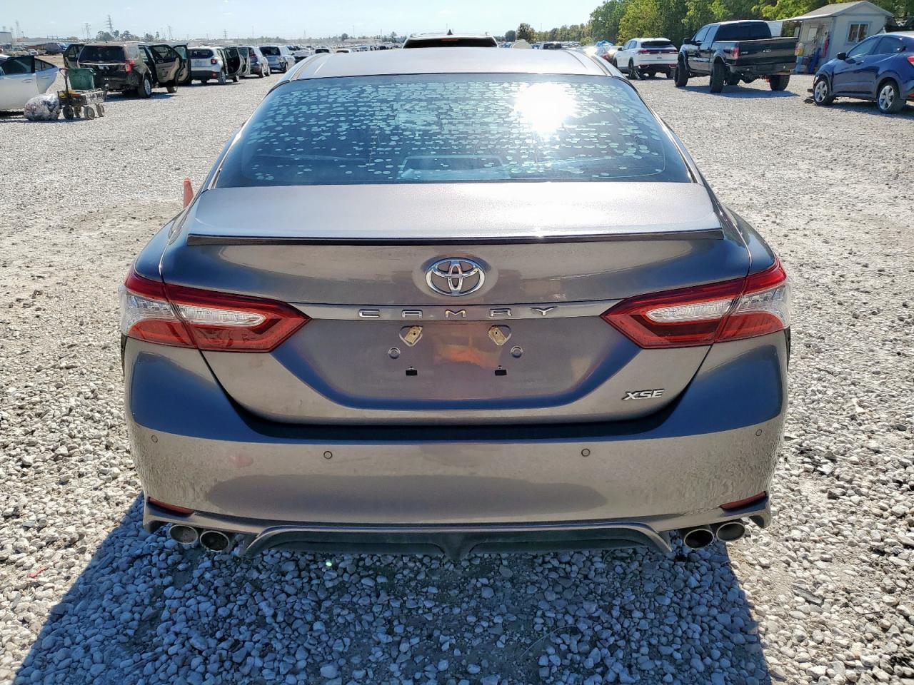 2018 TOYOTA CAMRY
