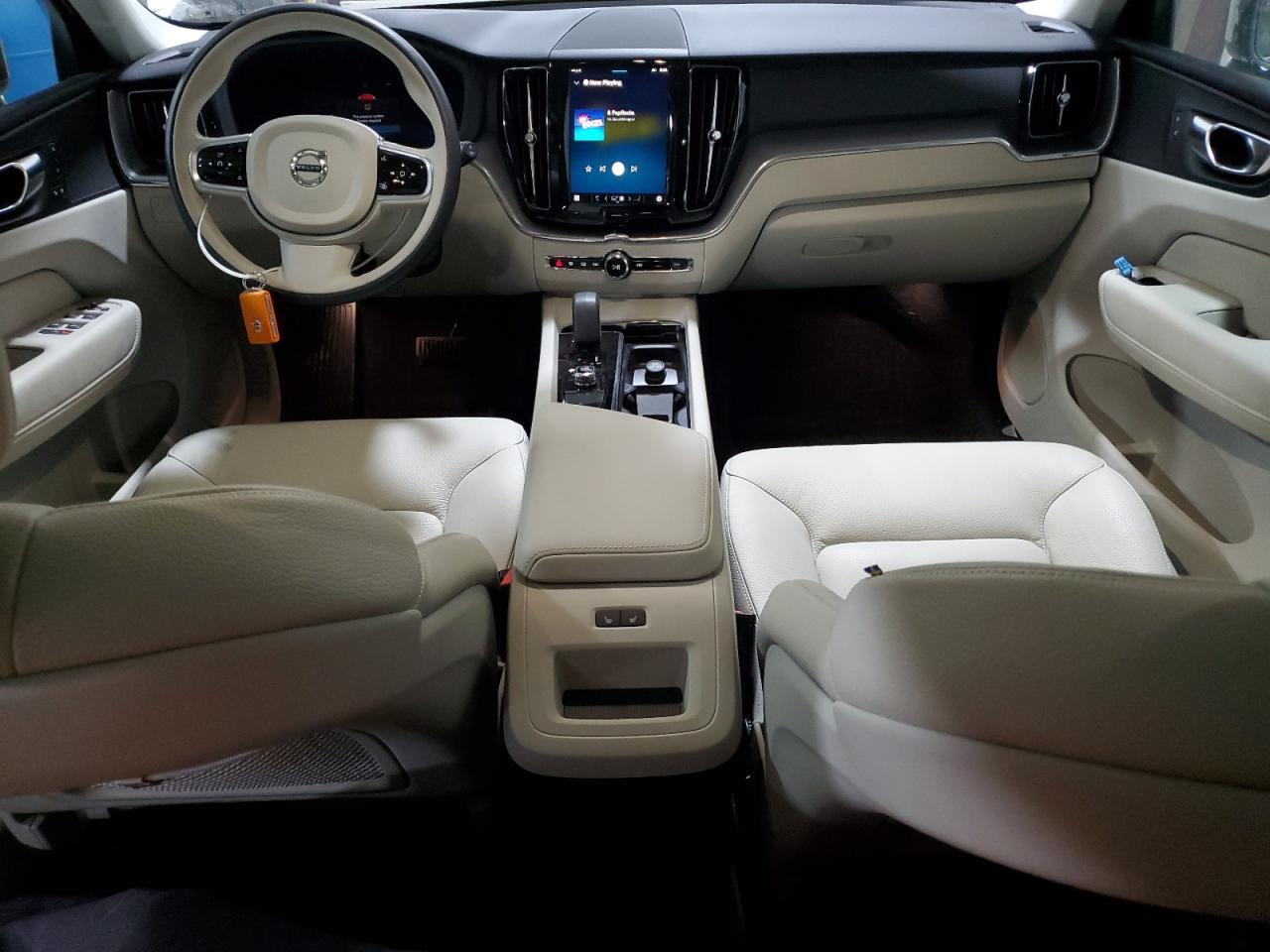 2024 VOLVO XC60