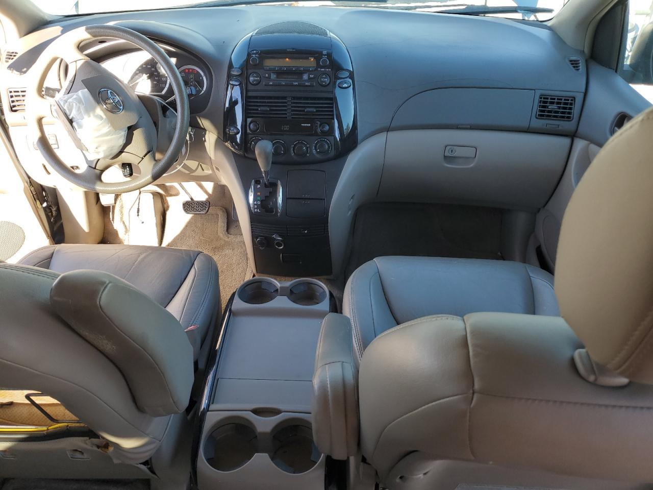 2005 TOYOTA SIENNA