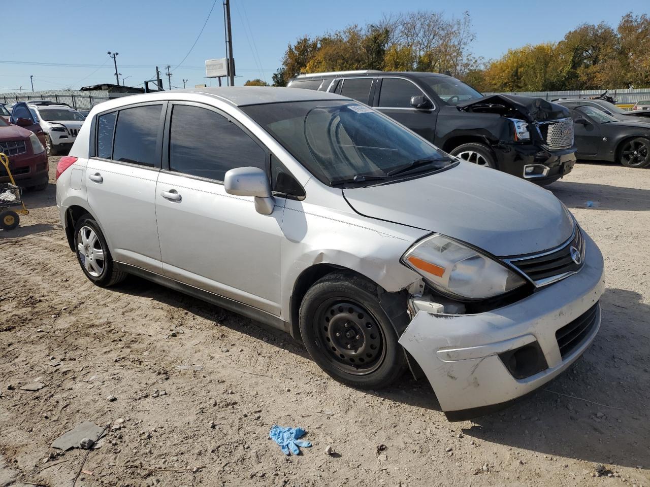 2011 NISSAN VERSA
