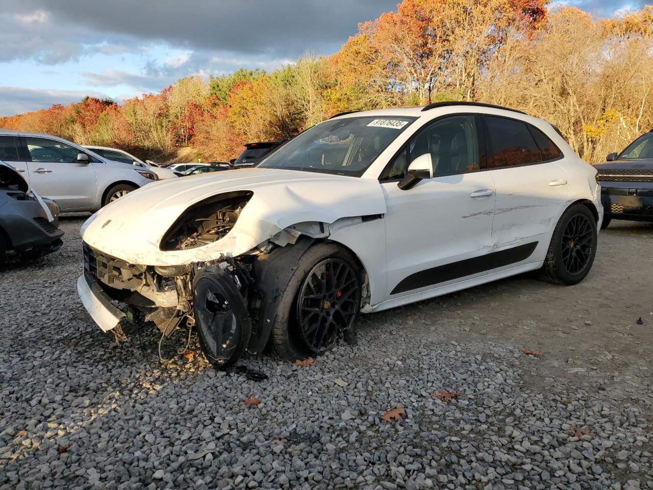 2017 PORSCHE Macan