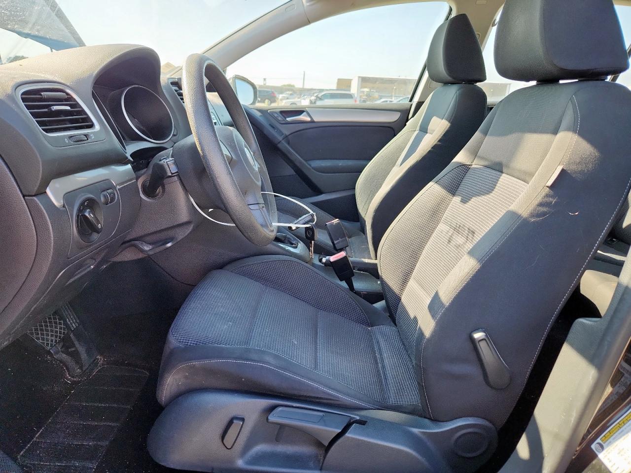2013 VOLKSWAGEN GOLF