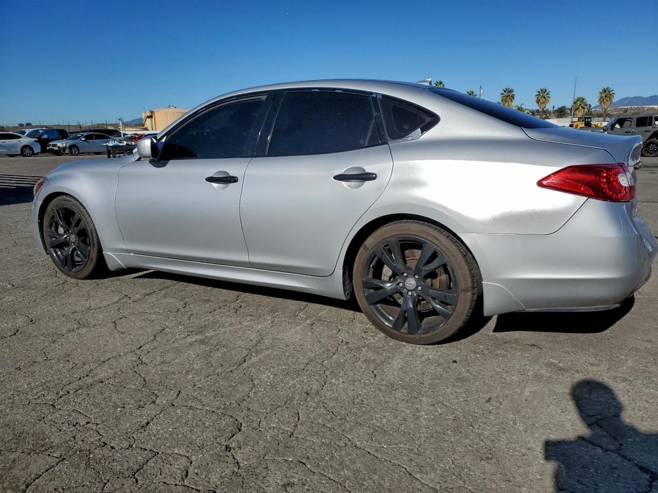 2011 INFINITI M37