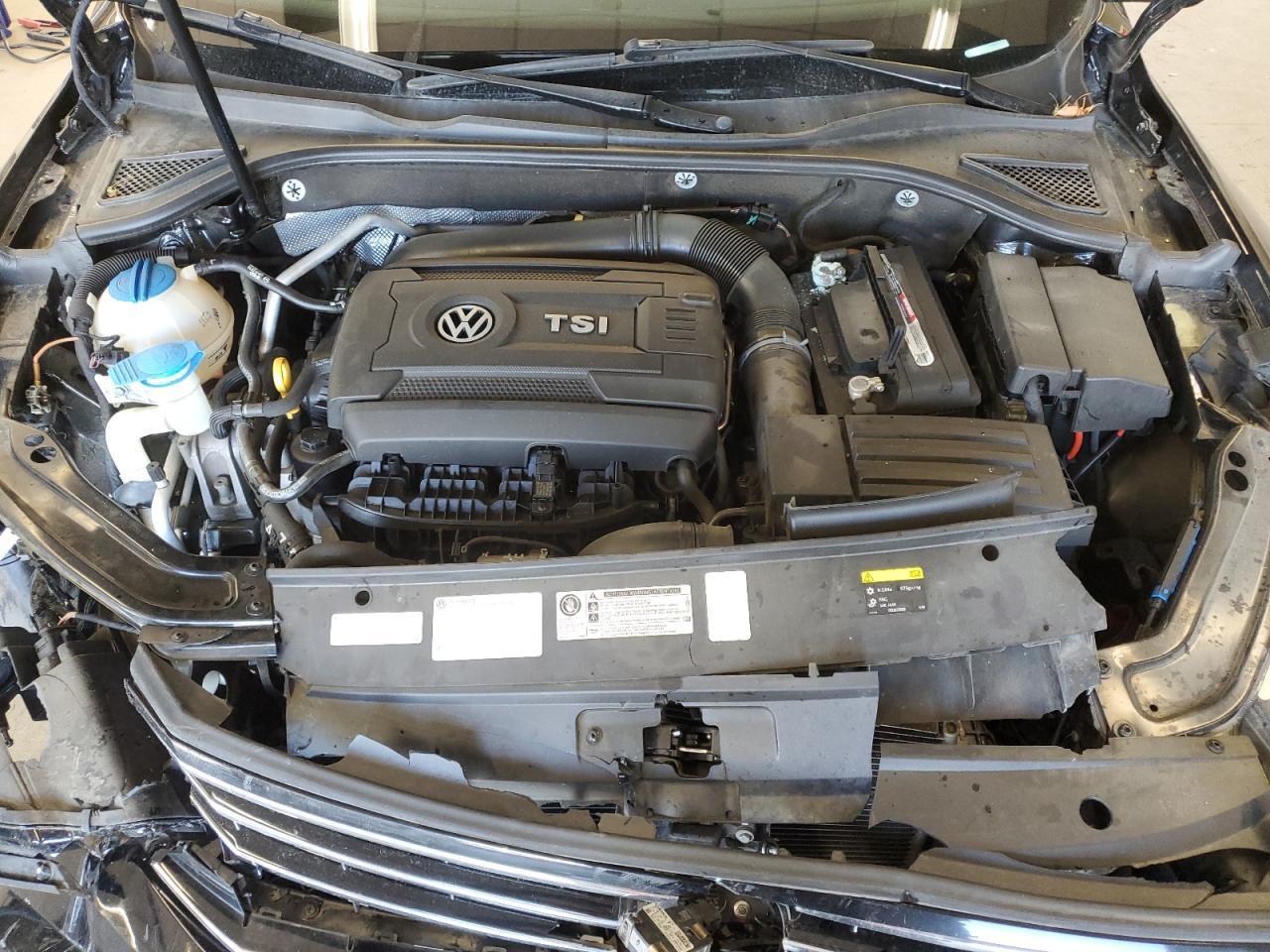 2016 VOLKSWAGEN Passat