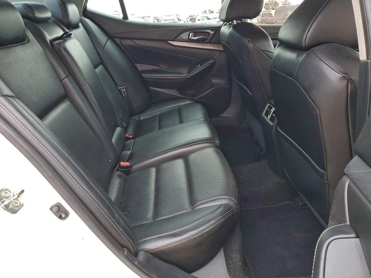 2016 NISSAN Maxima