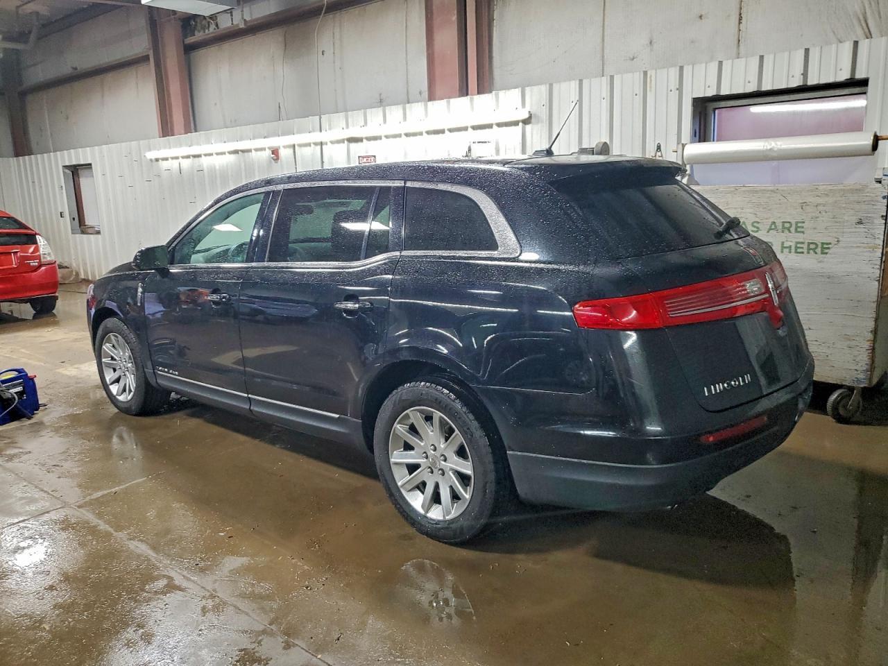 2017 LINCOLN MKT