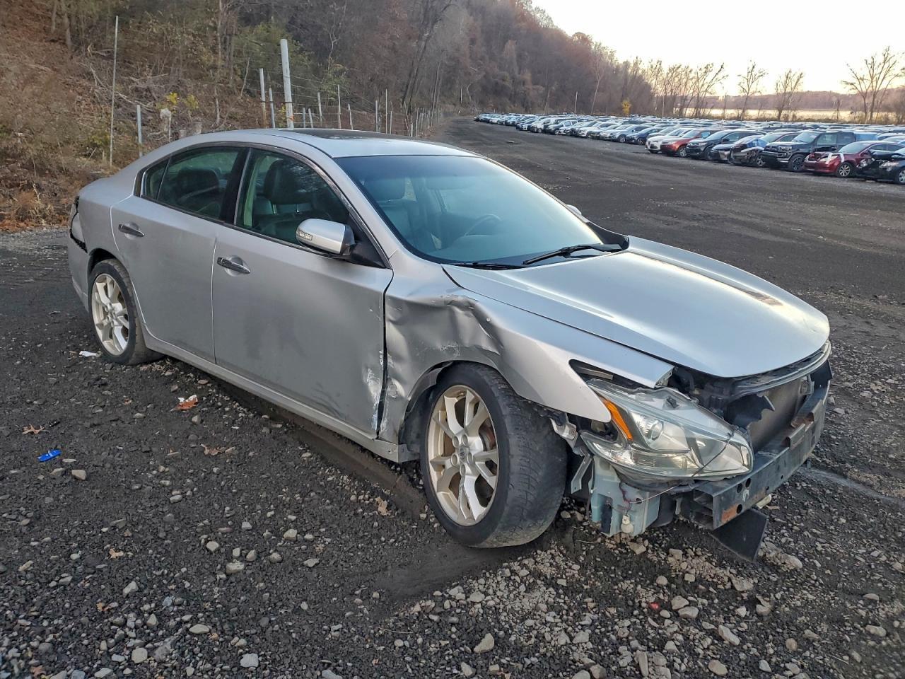2013 NISSAN Maxima