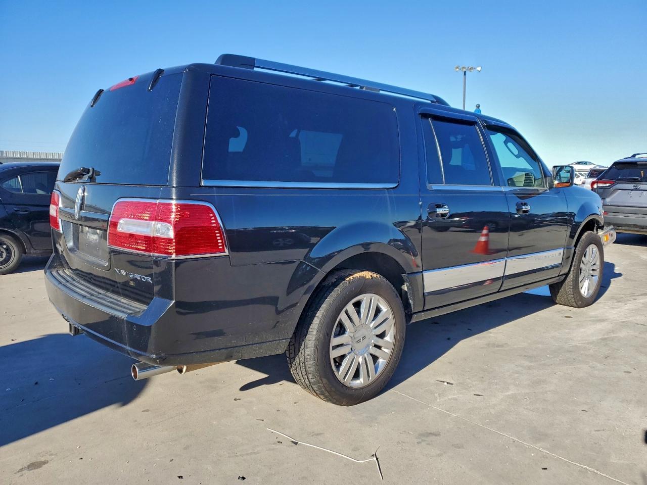 2014 LINCOLN Navigator