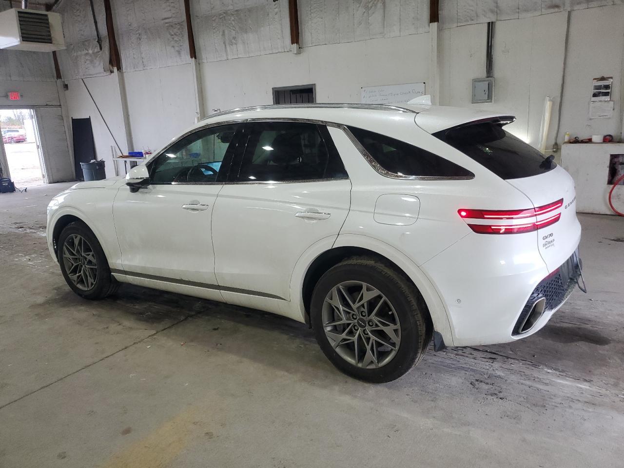2023 GENESIS GV70