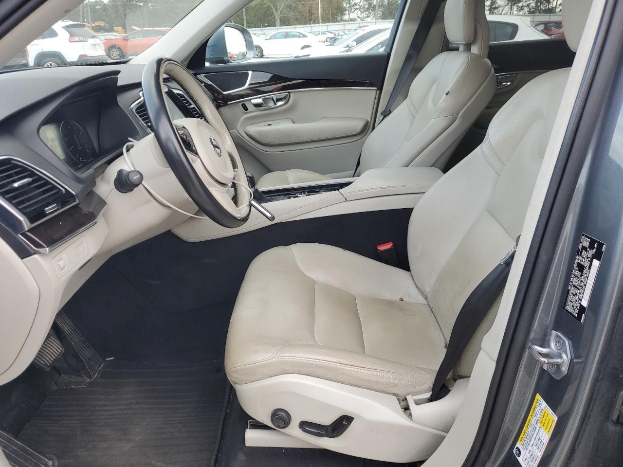 2016 VOLVO XC90