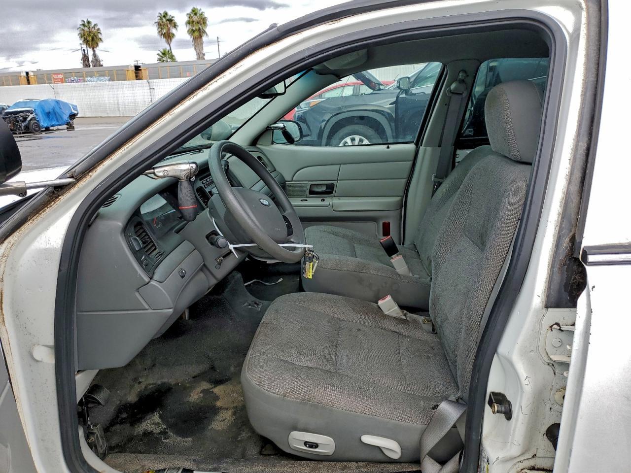 2005 FORD Crown Victoria