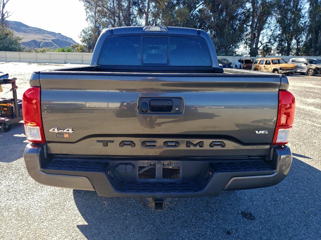 2017 TOYOTA TACOMA