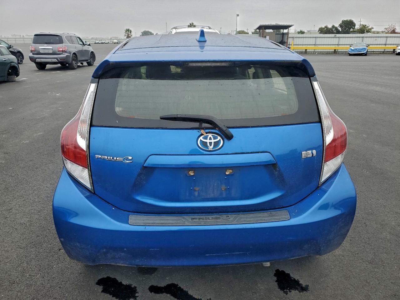 2016 TOYOTA Prius c