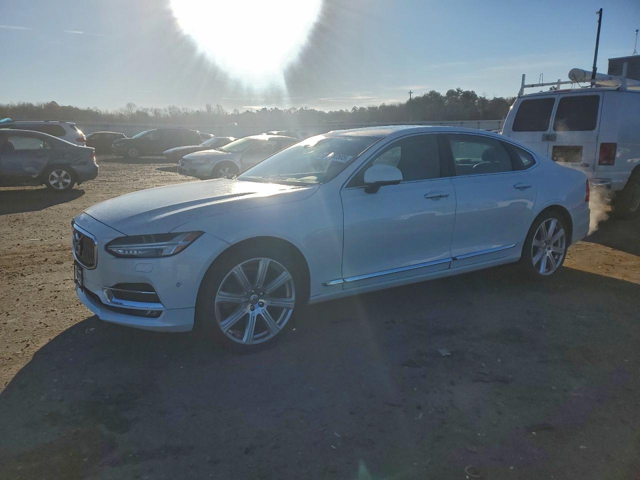 2018 VOLVO S90